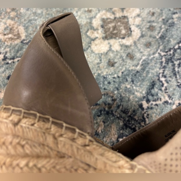 Tan Marc Fisher heels, size 8 - Picture 8 of 8